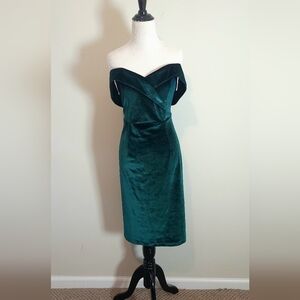 Elegant Green Velvet Off-Shoulder Dress